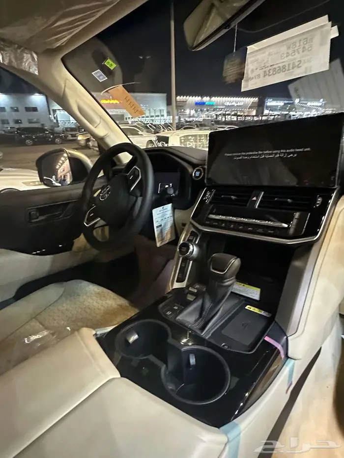 لاندكروزر GXR L3 موديل 2025 (ذهبي -رمادي -اسود) 11