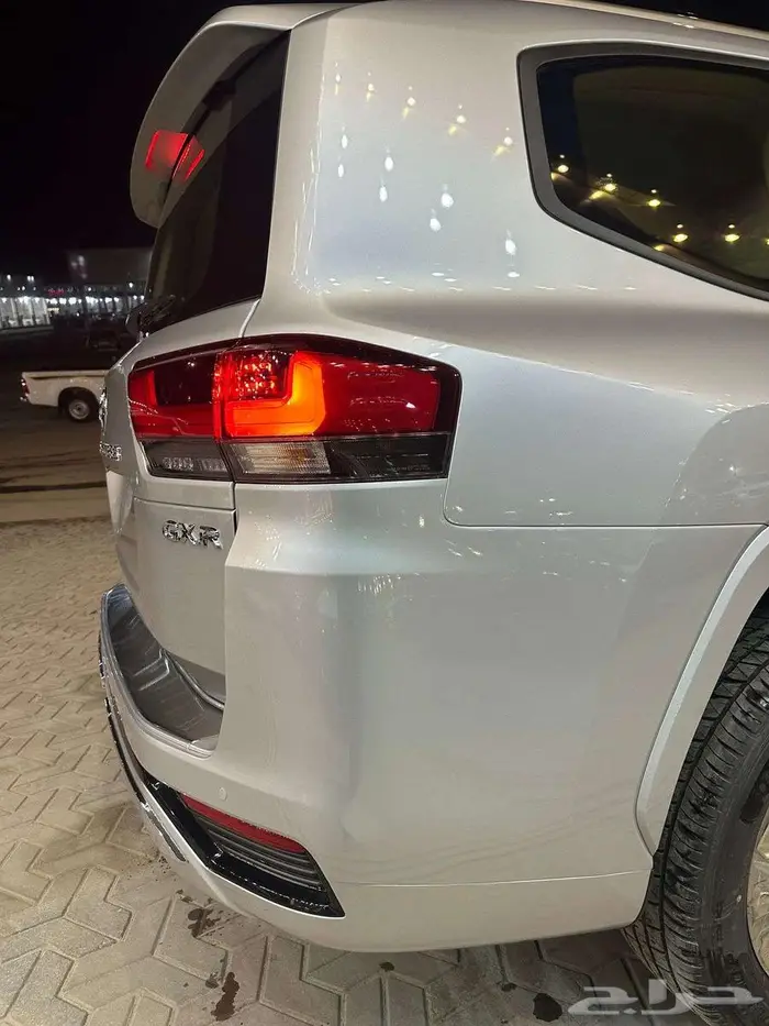 لاندكروزر GXR L3 موديل 2025 (ذهبي -رمادي -اسود) 8