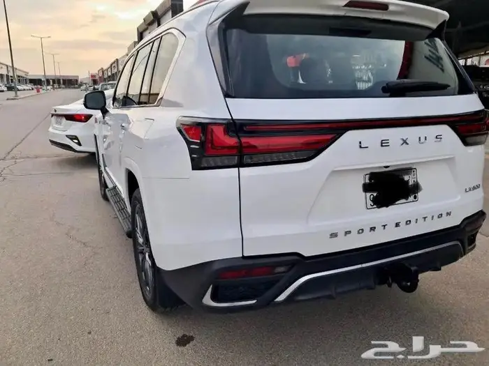 لكزس LX600 م2023 اف سبورت 11