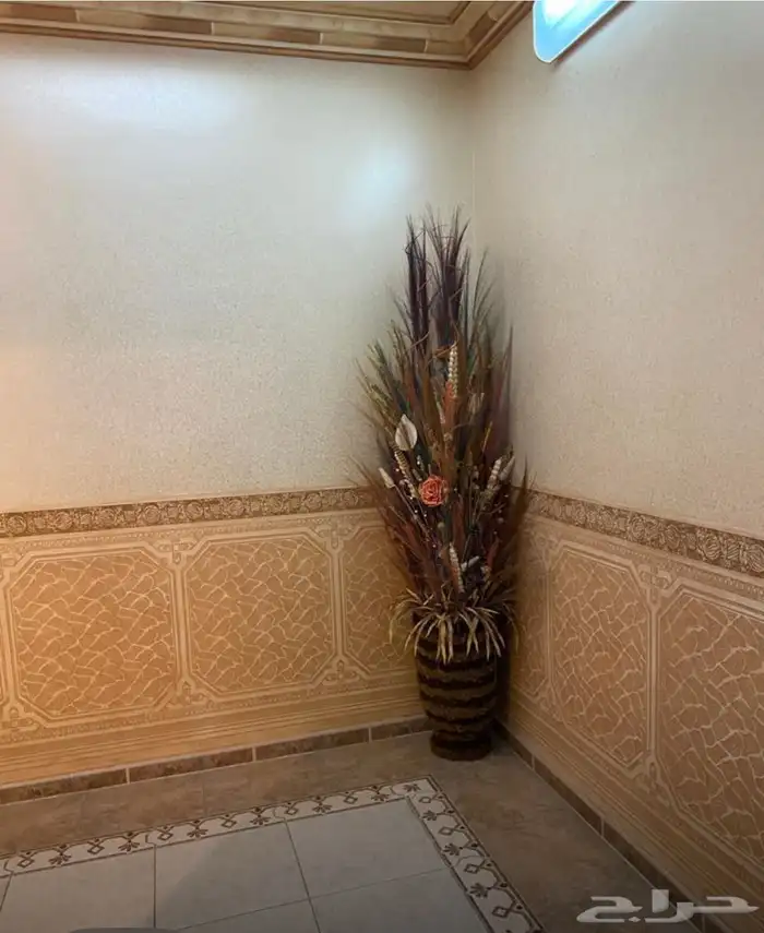 فيلا مع دور 4