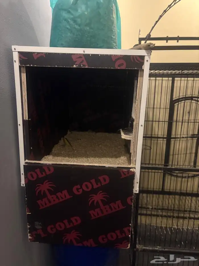 قفص   فقاسه كبير وبحاله ممتازة 8