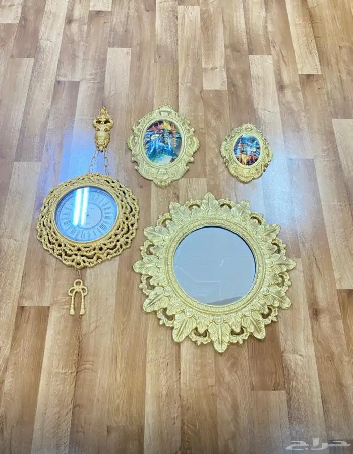 لوح جداريه وساعه ومرآه 0