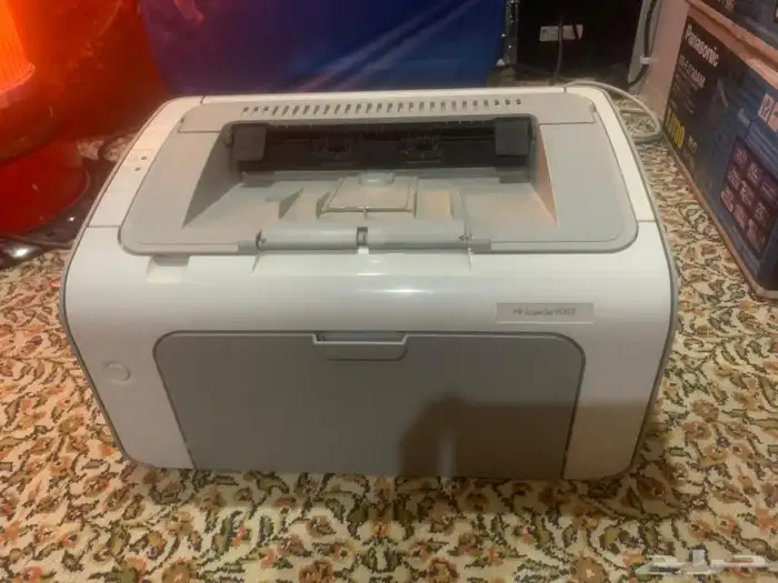 طابعة ليزر HP احادية اللون اسود HP1102 وHP1102W شبه جديدة 0
