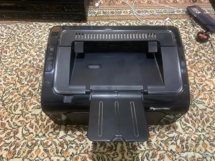 طابعة ليزر HP احادية اللون اسود HP1102 وHP1102W شبه جديدة 7