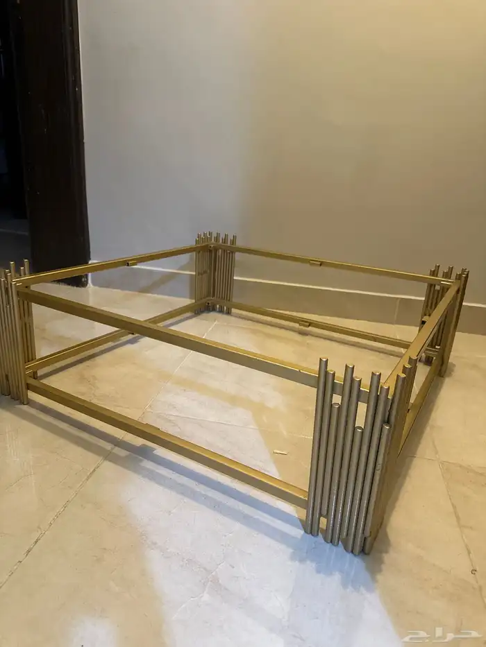 طاولة ارضيه ذهبي 0