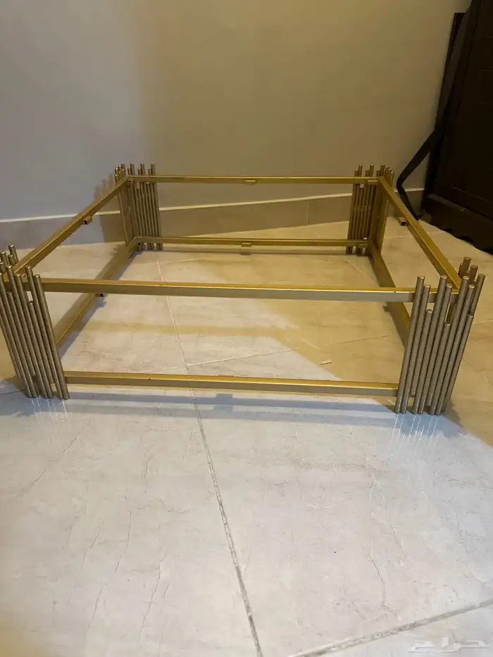 طاولة ارضيه ذهبي 1