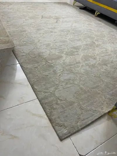 سجادة طويلة والثانية مربعة نظيف 1