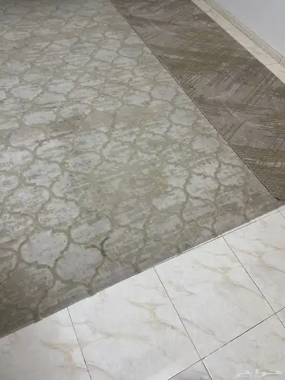 سجادة طويلة والثانية مربعة نظيف 0