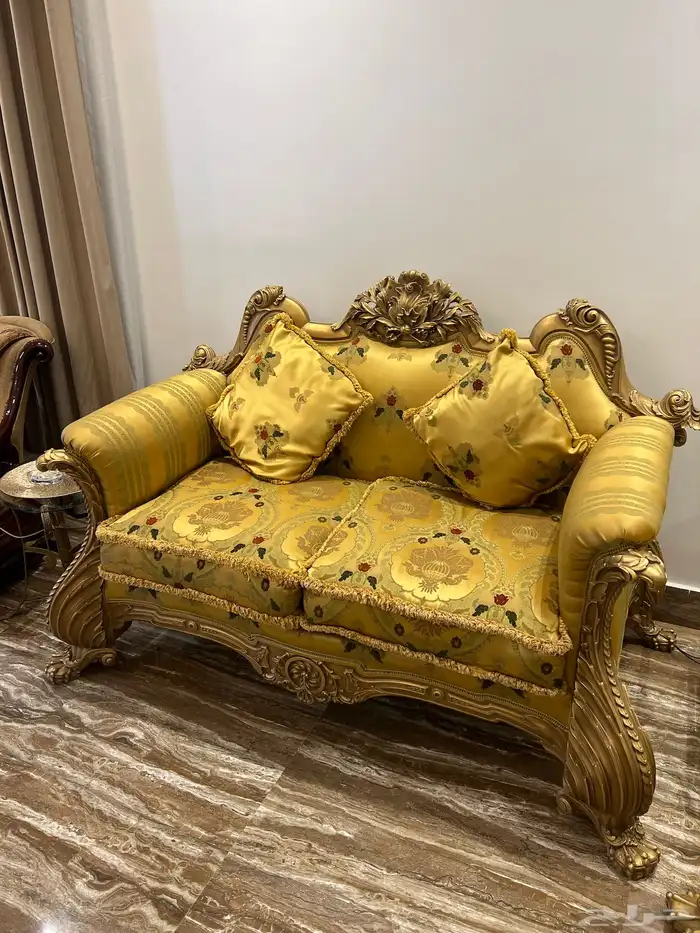 للبيع صالون مذهب محفور من خشب الزان الأصلي 1