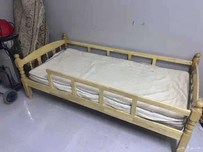 سرير اطفال خشب ابانوس مع المرتبه 1