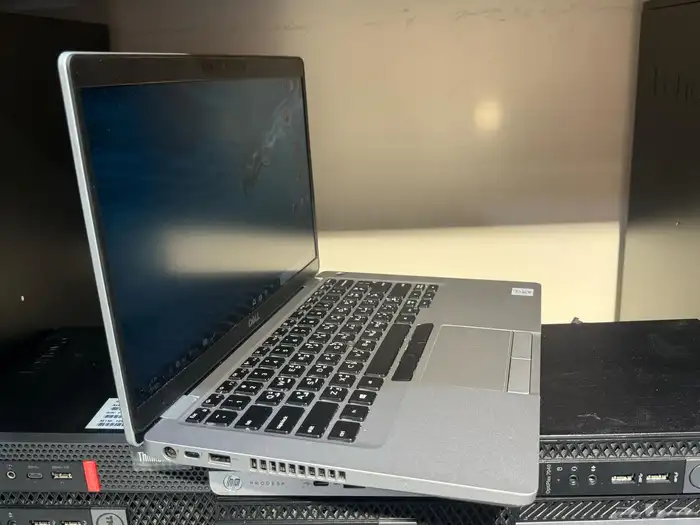 لاب توب الاعمال i7 الجيل العاشر ديل لايتتيود 1