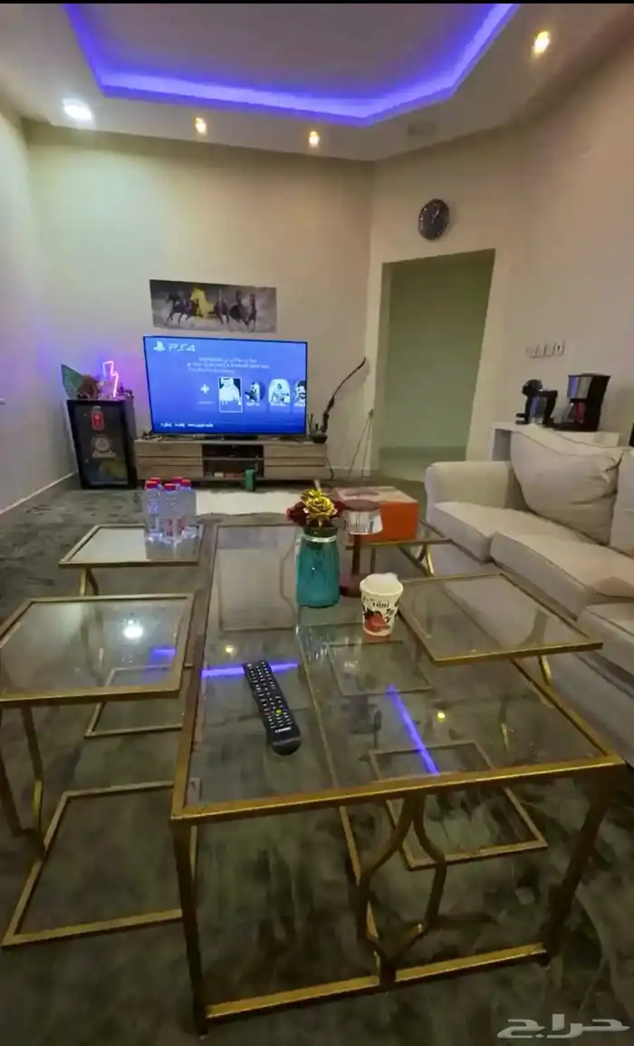طاولات للبيع 0