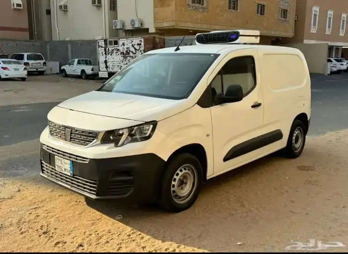 سيارة بيجو ديزل براد 2022 ماشي 90 الف قابل للزياده للبيع 1