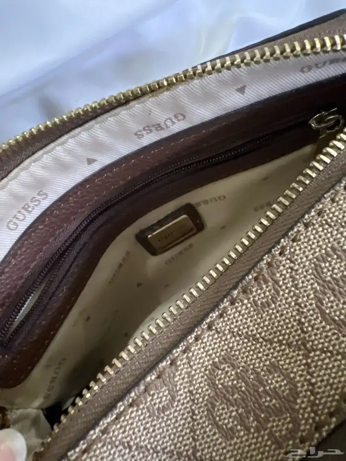 شنطة قيس استخدام بسيط سعر الشراء 600 سعر البيع 200 7