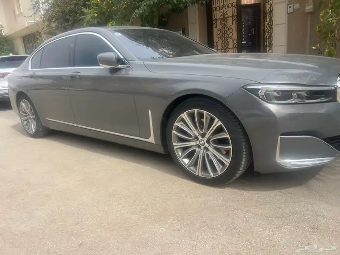 بي ام 730 اسمنتي 2020 1