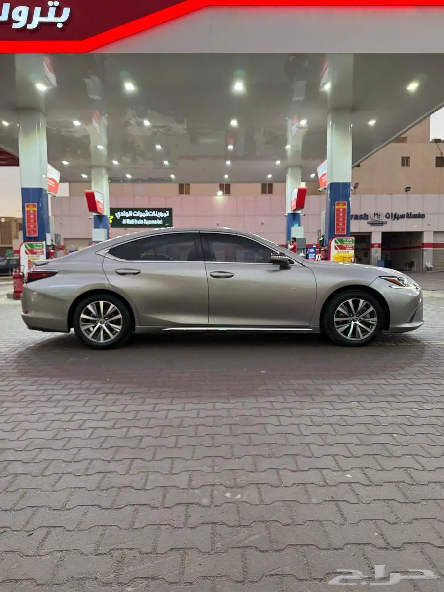 لكزس Es 350 موديل 2019 7