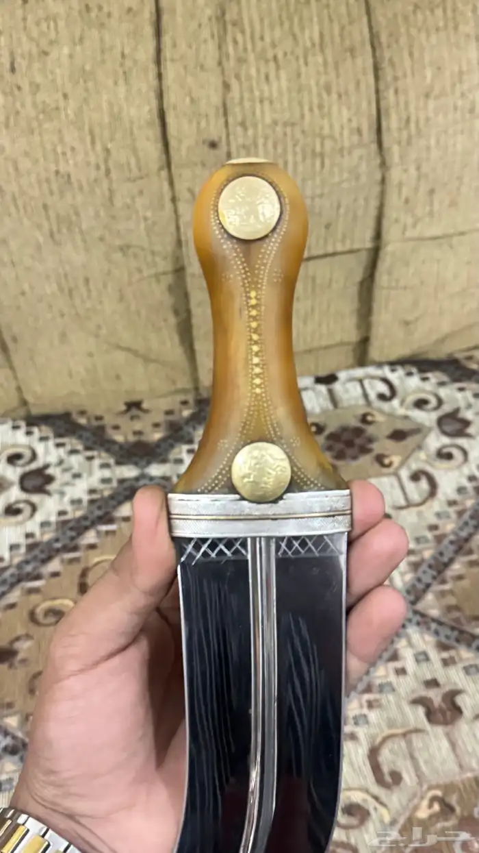 خنجر قرن شبيه الزراف 1