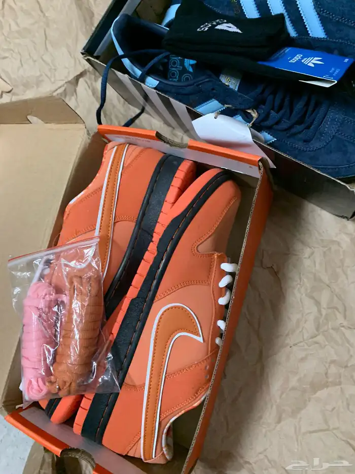 مجموعه قمصان من الكتان واحذيه جديده اصليه للبيع السريع 16