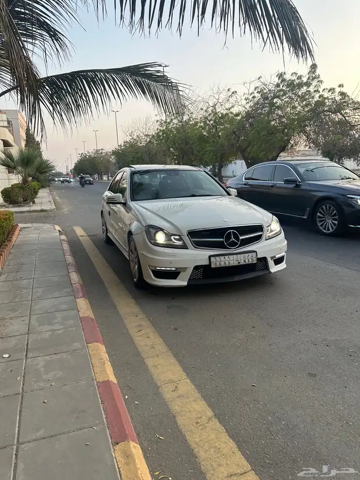 مرسيدس C200 2012 13