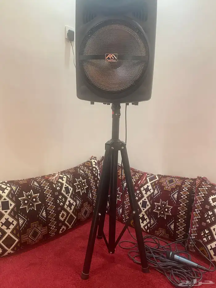 سماعات مع القاعدة 0