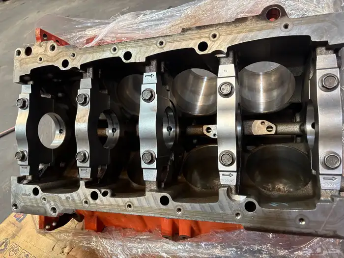 بلوك مكينه 6.4 SRT او هيلكات 14
