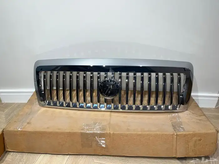 شبك امامي فورد قراند ماركيز جديد اصلي 0