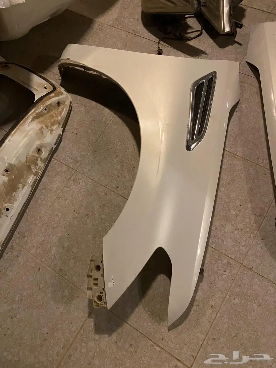 قطع غيار باترول 2010 بلاتينيوم رفرف كبوت شنطه صدام 2