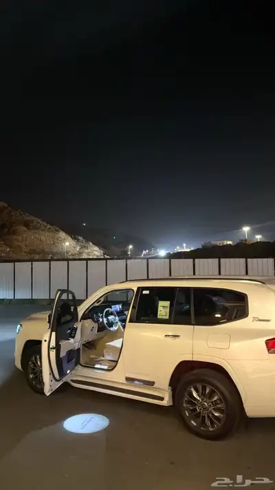 لاندكروزر 2022 فل كامل جديد ممشى 95 الف واتساب 3