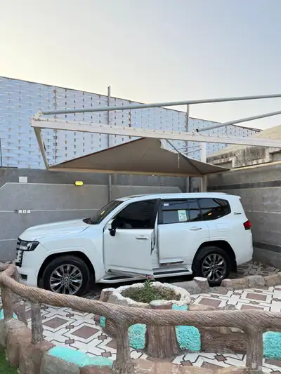 لاندكروزر 2022 فل كامل جديد ممشى 95 الف واتساب 2