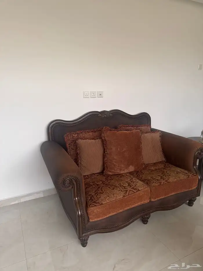 كنب كلاسيكي بني 2