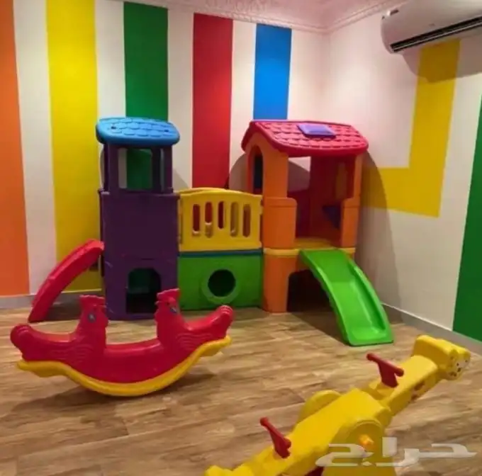 زحليقه مع 2كوخ وممر وملعب داخلي  للالطفال بلاستيكية 18
