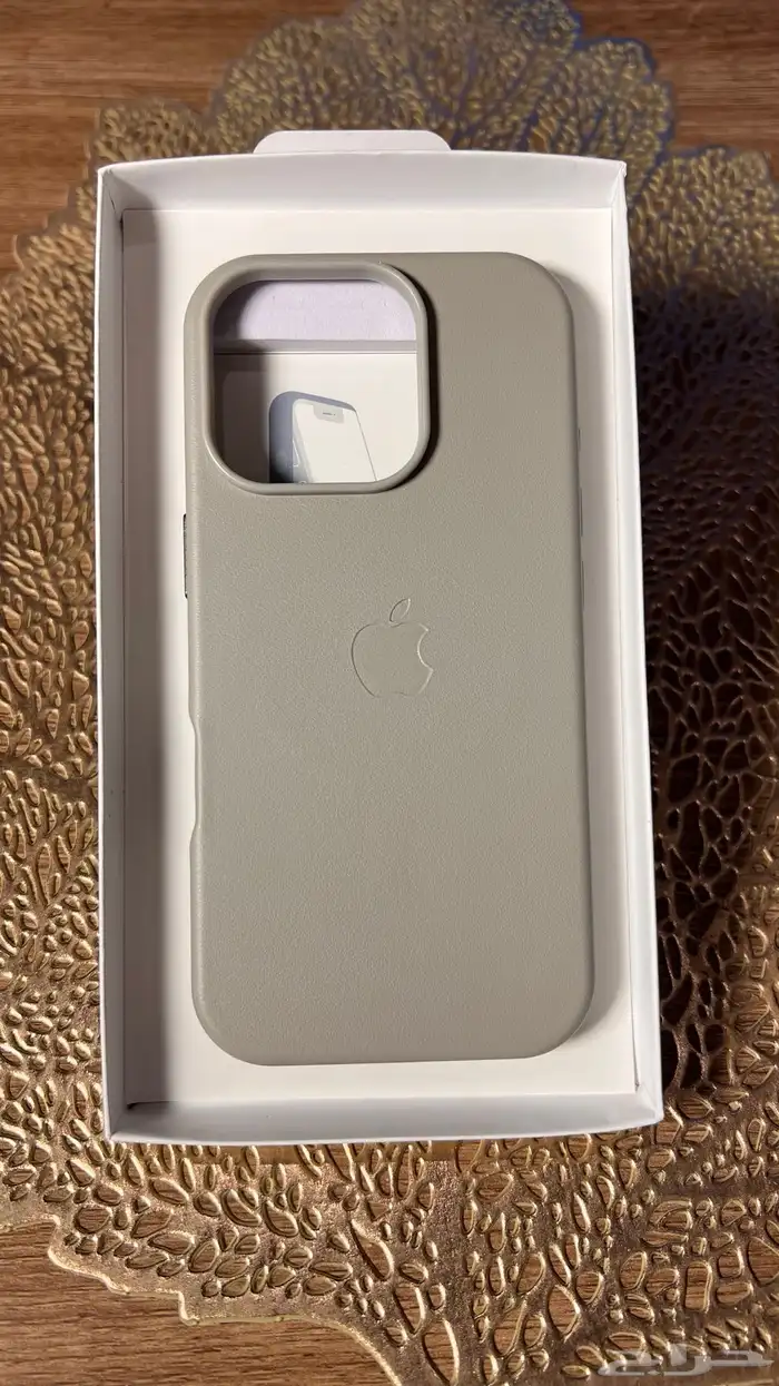 كفرات ايفون 16 جلد طبق الأصل بشعار ابل Apple مع الماق سيف 2
