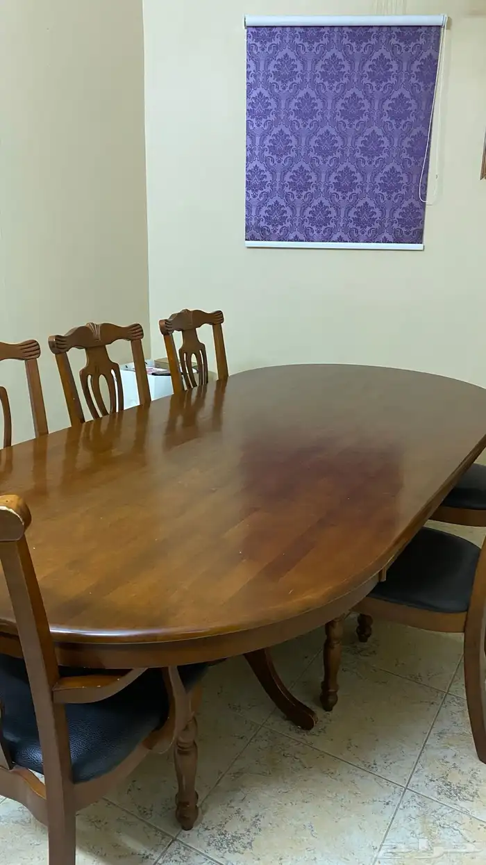 طاولة طعام خشبية (مستعجل البيع) 2