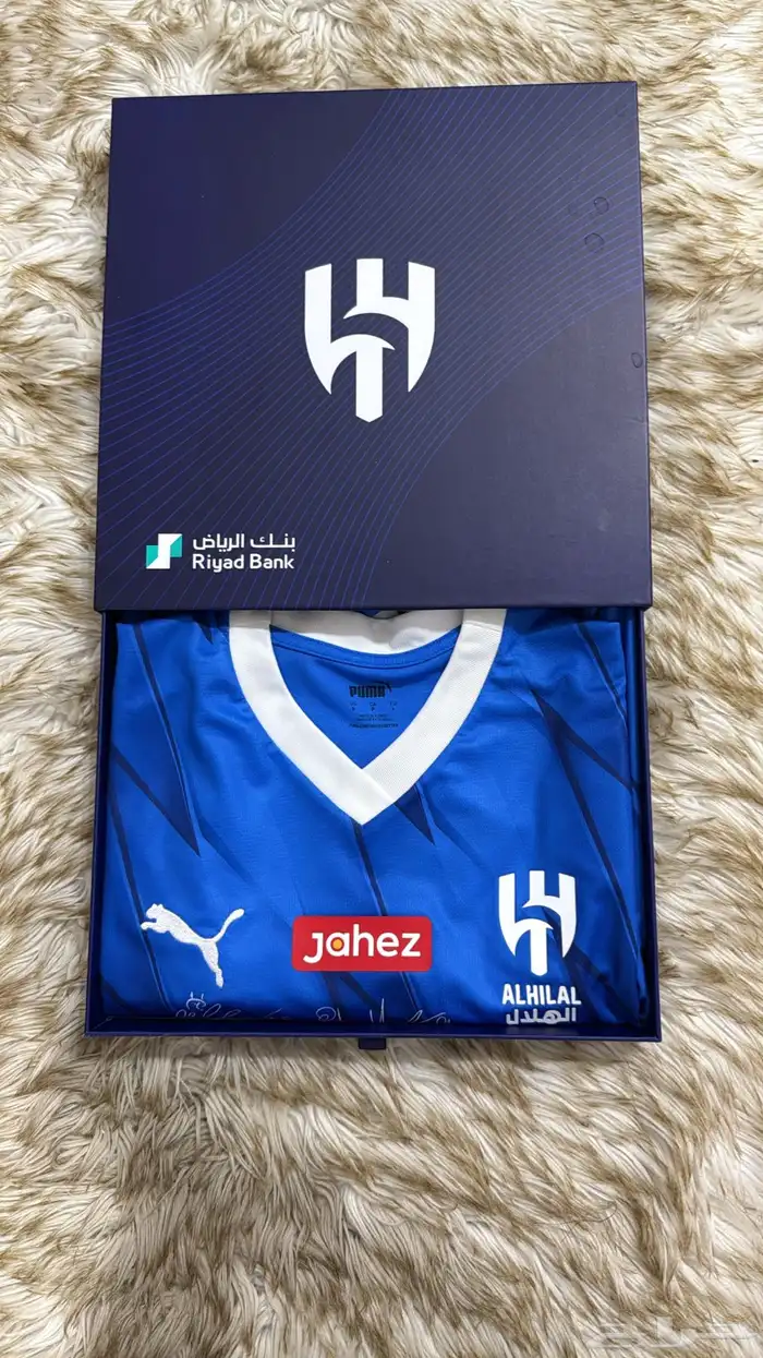 تيشيرت نادي الهلال الاصلي موقع من جميع اللاعبين 3