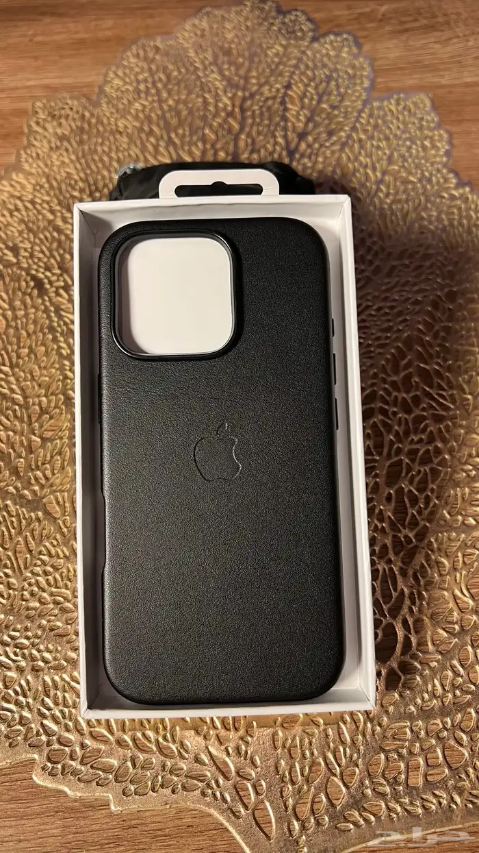 كفرات ايفون 16 جلد طبق الأصل بشعار ابل Apple مع الماق سيف 5