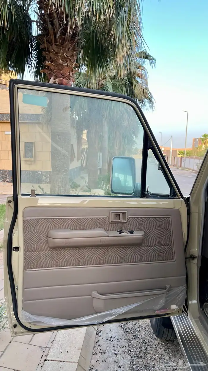 (تم البيع )شبه مخزن 38