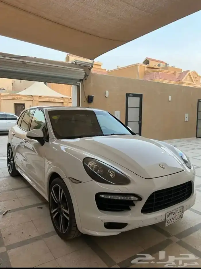 Porsche cayenne GTS 2014 2