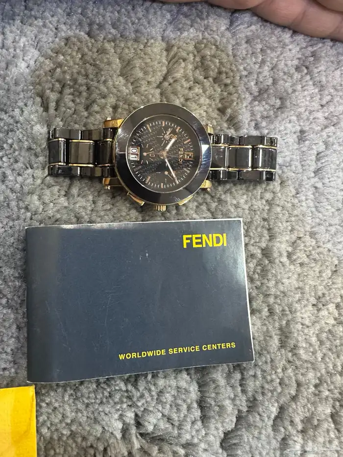 ساعة يدويه ماركة FENDI اصلي مع فاتورة الشراء التواصل واتساب 1