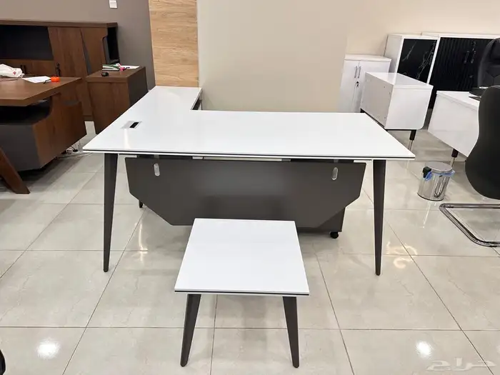 مكاتب كراسي   دواليب   بارتيشن في 40