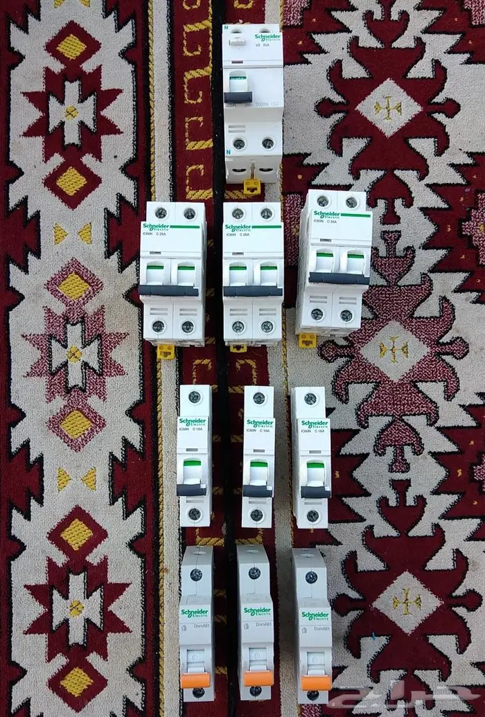 قواطع كهرباء 0