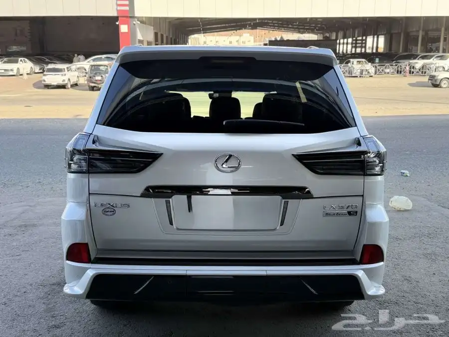لكزس LX570 2019 بلاك اديشن مخزن شبة جديد 7