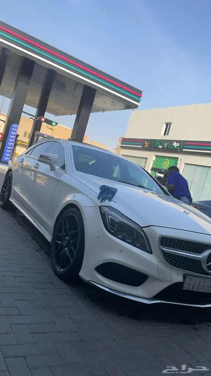 مرسيدس CLS 2015 amg ابيض داخل احمر 4