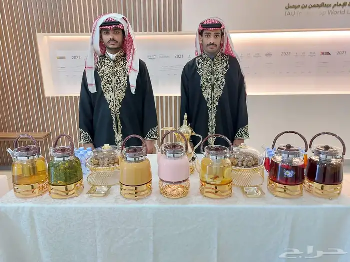 قهوجي وصبابين قهوة قهوه صباب صبابين صب قهوة قهوجين ضيافة 12