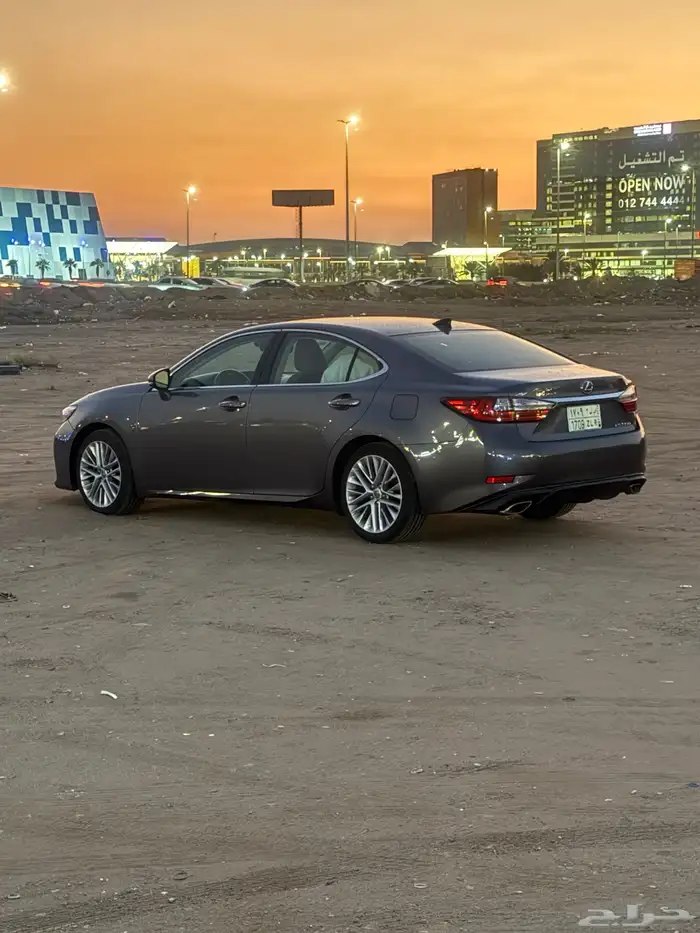 لكزس ES350 موديل 2016 1