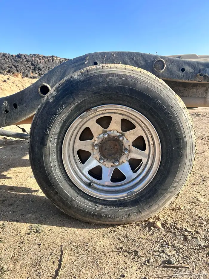 طقم جنوط بكفراتها نيسان باترول 97 وكاله شد بلد 1