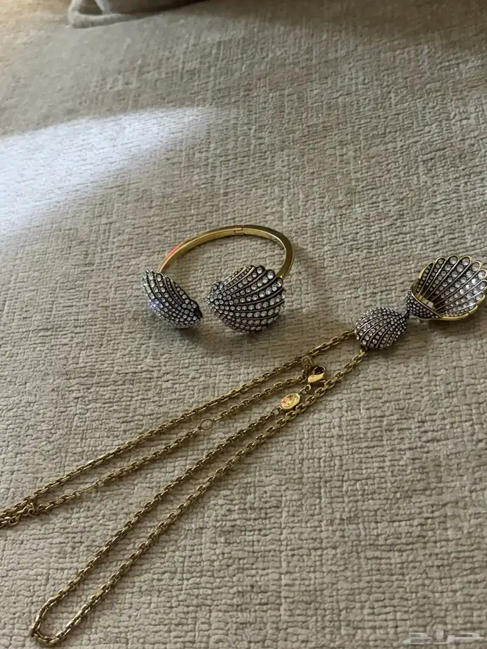 سواره وسلسال ماركة سوار فسكي عاجل 2