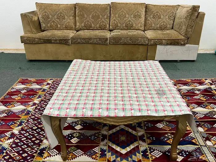 7 Seater Sofaset with center table in good condition for sa 3