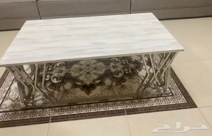 طاولات للبيع الخرج 2