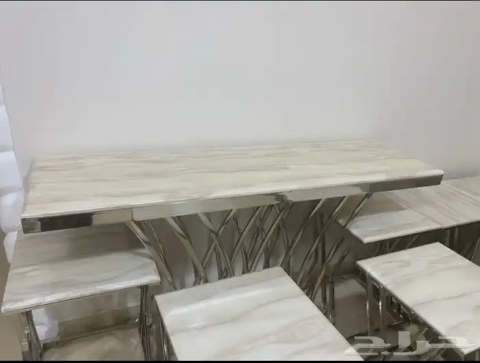طاولات للبيع الخرج 1