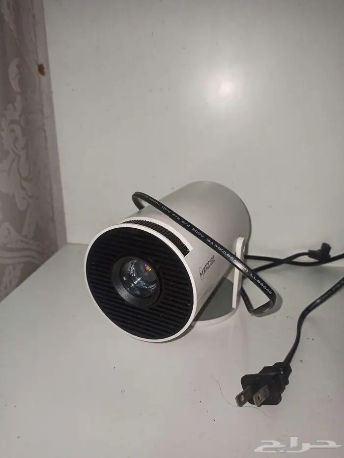 بروجكتر ماجيك بوك 4